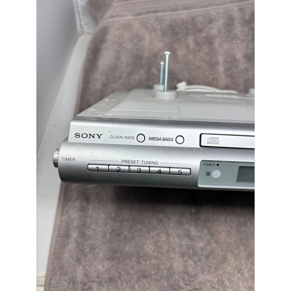 Sony Under Cabinet CD Clock Radio ICF-CDK50 FM/AM Mega Bass w/ Remote